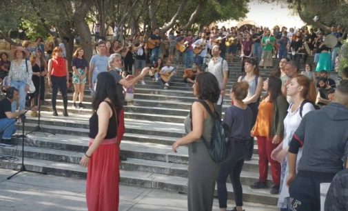 Yunanistan’da Grup Yorum’a destek: Müzisyenler şarkılarla andı