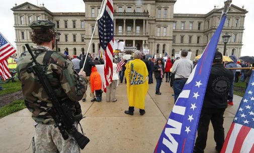 ABD’de karantina karşıtı silahlı protestocular eyalet meclisini bastı