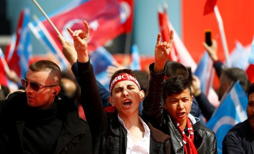 Gençlik araştırması: AKP’li ve MHP’li gençler de yurtdışına gitmek istiyor