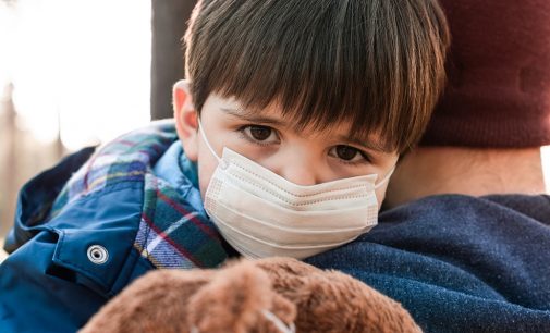 Uzmanlardan endişe veren araştırma: Çocuklar virüsü haftalarca taşıyabiliyor