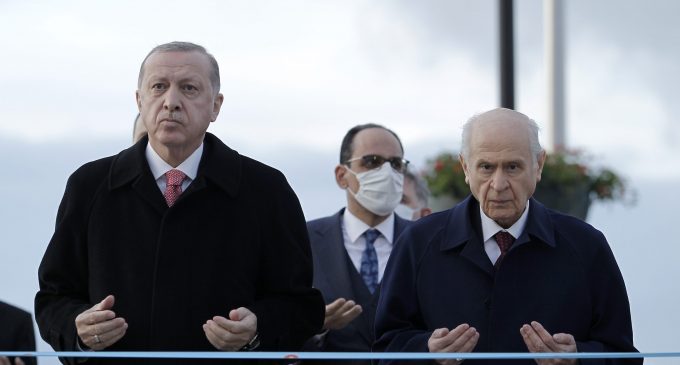 MetroPOLL Araştırma’nın son anketinde Erdoğan ve Bahçeli’ye kötü haber
