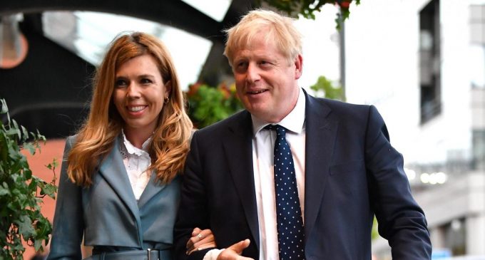Boris Johnson, oğluna ‘hayatını kurtaran’ doktorların ismini verdi