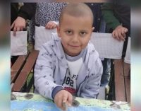 Kanserle mücadele eden sekiz yaşındaki Ahmet Burhan Ataç, babasını göremeden yaşamını yitirdi