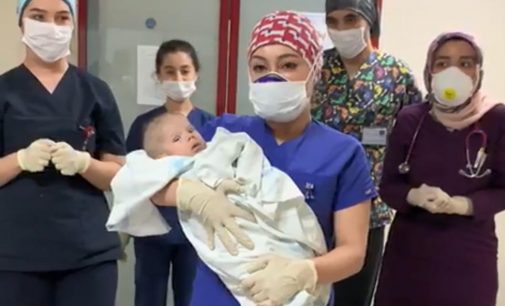 Kütahya’da 4 aylık bebek, koronavirüsü yendi