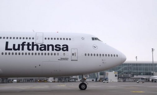 Lufthansa anonslarından “bayanlar ve baylar” ifadesini çıkarıyor