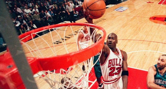 Michael Jordan’ın forması 1,38 milyon dolara satıldı
