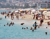 Seyahat kısıtlaması süren kentlerden gelenler Antalya’ya alınmayacak