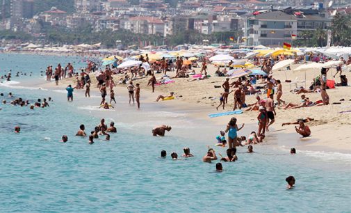 Seyahat kısıtlaması süren kentlerden gelenler Antalya’ya alınmayacak