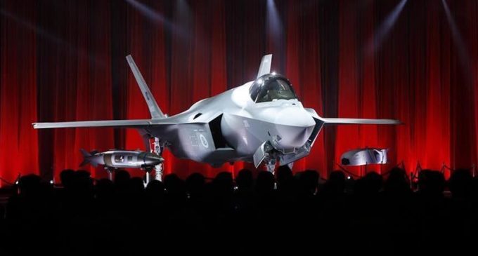 Biden, BAE’ye F-35 savaş uçağı satış anlaşmasını gözden geçireceğini açıkladı