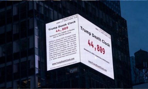 Times Meydanı’na ‘Trump Ölüm Saati’ asıldı