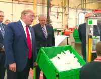 Trump’tan maske üretim tesisine ‘maskesiz’ ziyaret