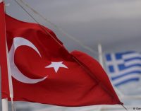 Yunanistan sınırlarını açtı: Türkiye’den girişlere izin verilecek