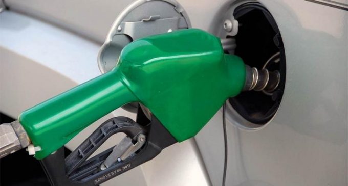 Üst üste gelen zamla benzin doların yükselişini solladı: Benzine 20, motorine 27 kuruş zam yapıldı