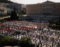 Yunanistan’da 1 Mayıs, sosyal mesafeyle kutlandı