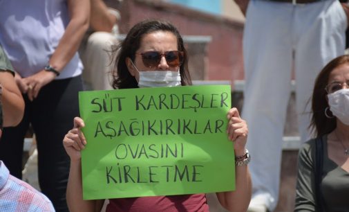 Köylülerin atık isyanı: AKP’ye yakınlığıyla bilinen fabrika, atıklarını dereye boşaltıyor