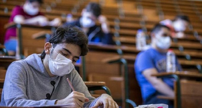 Prof. Şenol, YKS’ye girecek öğrencileri uyardı: Sınavdan sonra yedi gün temastan kaçının!