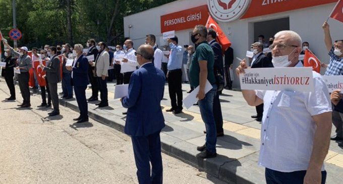 15 Temmuz gazilerinden bakanlık önünde eylem: Toplanan paralar dağıtılmadı, verilen sözler tutulmadı
