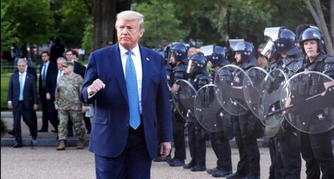 ABD Başkanı Trump polis reformu kararnamesini imzaladı