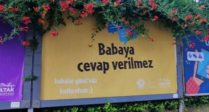 AKP’li belediyenin ‘Babalar Günü’ afişleri kadınların tepkisini çekti
