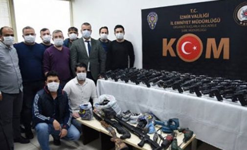 Uluslararası silah kaçakçılığı yapan örgüte İzmir merkezli operasyon: 13 gözaltı