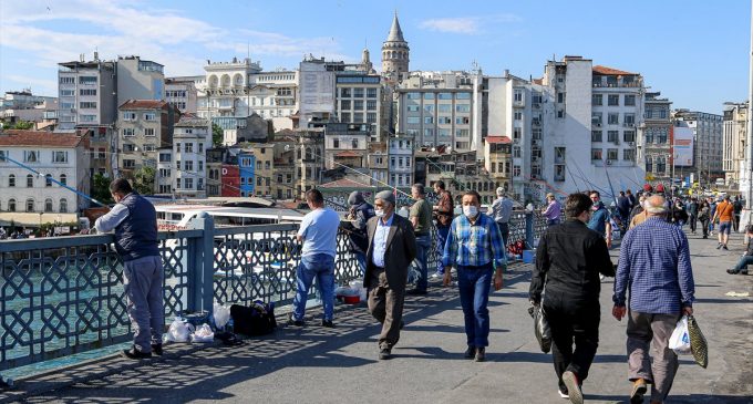 Türkiye’de koronavirüs nedeniyle 18 kişi daha yaşamını yitirdi, 930 yeni tanı kondu