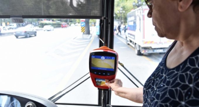 Ankara’da 65 yaş ve üzeri vatandaşların toplu taşıma kullanması yeniden ücretsiz