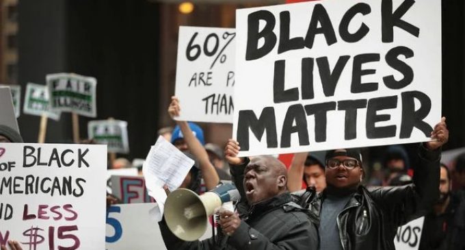 ABD’de ‘Siyahların hayatı önemlidir’ sloganına karşı ‘Binalar da önemlidir’ manşeti atan editör istifa etti