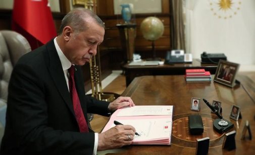 Erdoğan 13 ilin emniyet müdürünü, 329 kaymakamın görev yerlerini değiştirdi