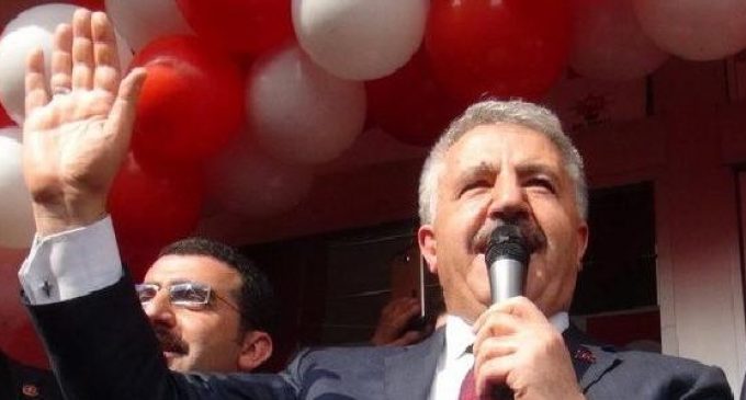Eski Bakan Ahmet Arslan’a hakaret gerekçesiyle beş kişiye 37 bin lira ceza
