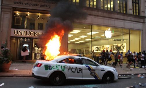 ABD’de yağmalanan telefonlar için Apple’dan sürpriz mesaj: İzleniyorsunuz!