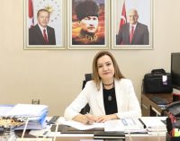 AKP’li rektör Nükhet Hotar’dan saygı duruşunda bulunan hemşirelere soruşturma: Gerekçesi “kalkışma”