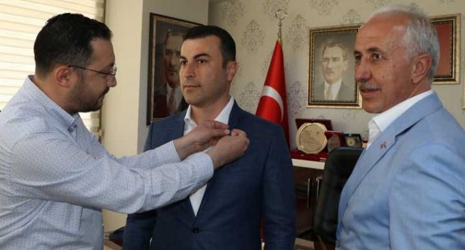 CHP’den istifa eden meclis üyesi AKP’ye geçti: ‘Hizmetlerden etkilendim’