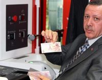 Uçurum derinleşiyor: Erdoğan maaşını katladı, asgari ücretli gelirini kaybetti