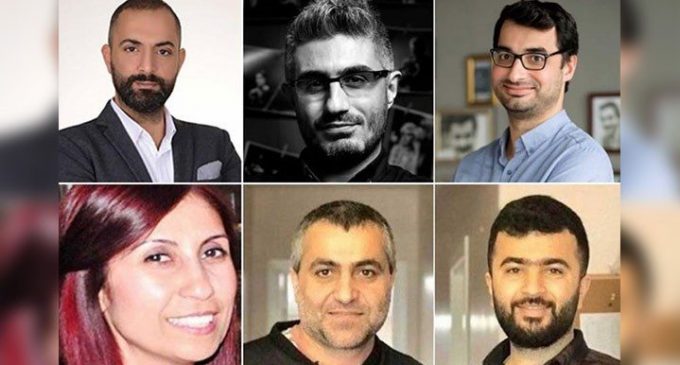 Tutuklu gazeteciler bugün hakim karşısına çıkıyor