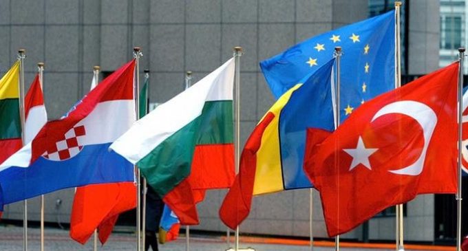 AB dışişleri bakanları toplanıyor: Gündem Rusya, Türkiye ve Belarus