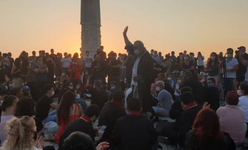 İzmir Barosu’ndan oturma eylemi: Savunma susmadı, susmayacak!