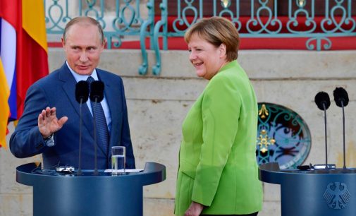 Putin ile Merkel‘den Libya zirvesi: Kriz sadece diplomatik yöntemlerle çözülmeli