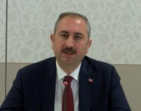 Adalet Bakanı Gül: Magazin uğruna aileyi ve kadını malzeme edenleri en ağır şekilde kınıyorum