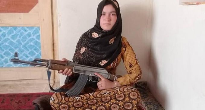 Afganistan’da genç kız, evini basan Taliban üyelerinden ikisini öldürdü, diğerlerini yaraladı