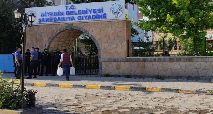Ağrı’nın Diyadin Belediyesi Eş Başkanı HDP’li Betül Yaşar gözaltına alındı
