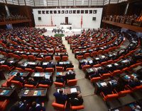 AKP’nin “güvenlik soruşturması” adı altında fişleme kanunu resmen yürürlüğe girdi