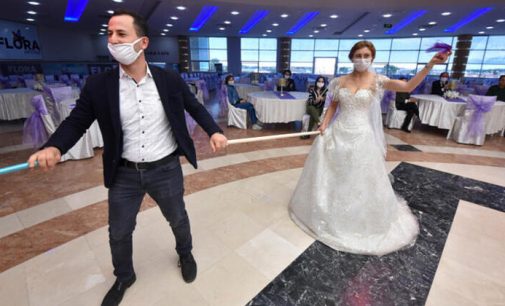 İstanbul Valiliği yeni tedbir kararlarını açıkladı: Kapalı alanlarda düğün yapmak yasaklandı