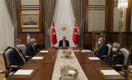 Erdoğan, İçişleri Bakanı Soylu ve beraberindeki heyetle görüştü