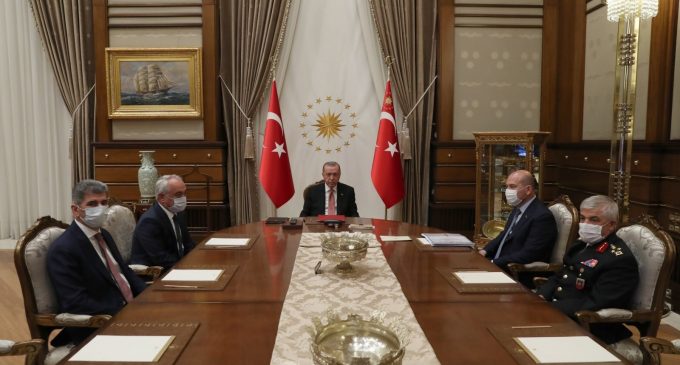 Erdoğan, İçişleri Bakanı Soylu ve beraberindeki heyetle görüştü