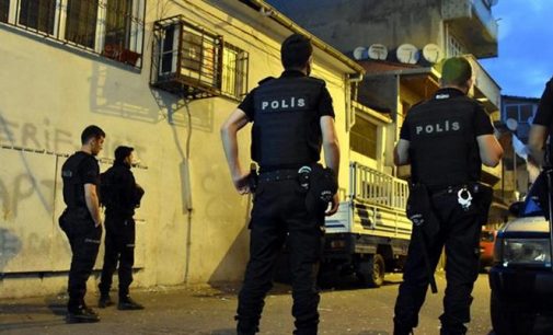 Diyarbakır’da polis yanlış adrese baskın yaptı: Ev sahibini darp ettiler