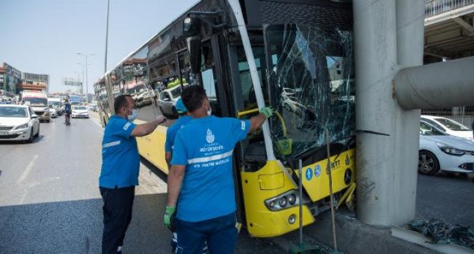 İETT otobüsü köprü ayağına çarptı: 19 yolcu yaralandı