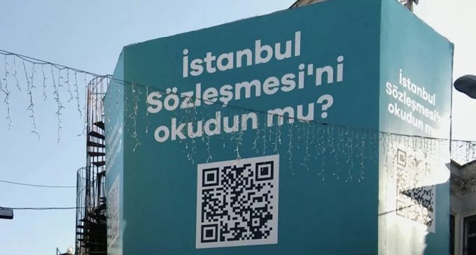 Beşiktaş Belediyesi’nden QR kodlu billboard: İstanbul Sözleşmesi’ni okudun mu?