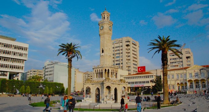 İzmir’de kamu binalarına HES kodu ile girilebilecek