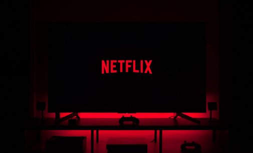 Netflix dizisi oyuncuları trafik kazasında öldü