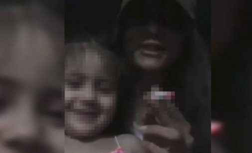 Sosyal medyada 3 yaşındaki kuzenine sigara içirmeye çalışmıştı: Gözaltına alındı